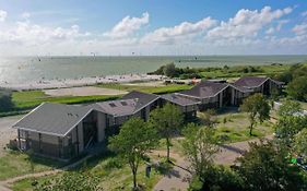 MarinaPark Beach Resort Soal